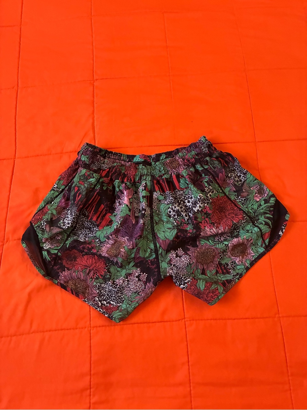 Lululemon Shorts Womens 4 Gym Athletic Activewear Running Sportswear
